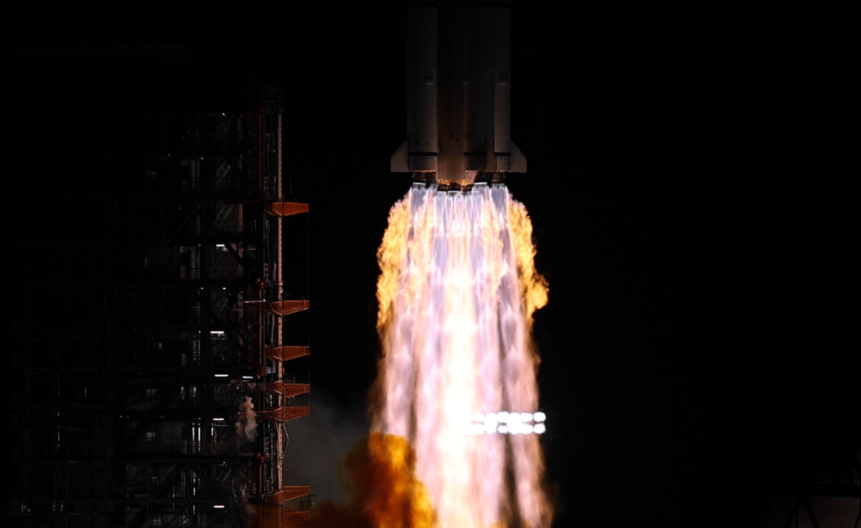 天问二号任务发射圆满成功 我国开启小行星探测与采样返回之旅
